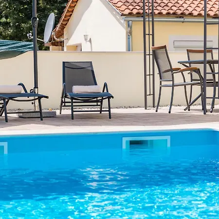 Amazing In With Outdoor Swimming Pool Holiday home *