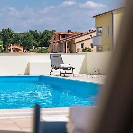 Holiday home Amazing In With Outdoor Swimming Pool
