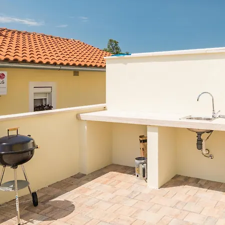 Amazing In With Outdoor Swimming Pool